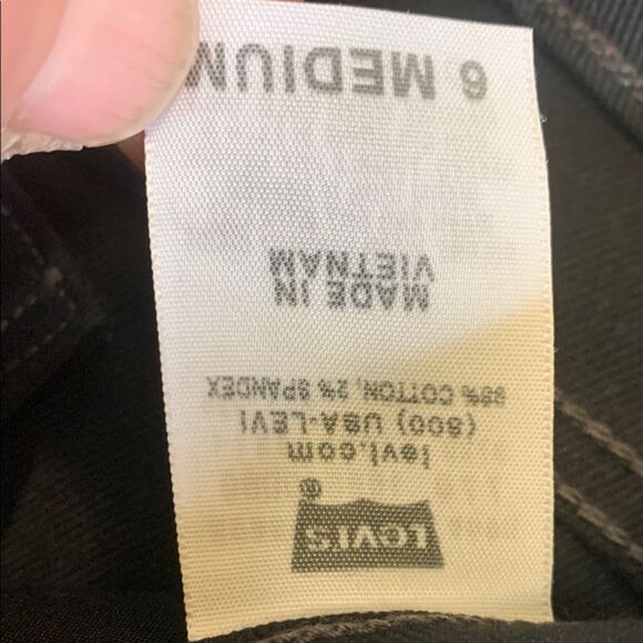 Levi's NWT, Women's Black low bootcut 545 Jeans - Picture 9 of 14